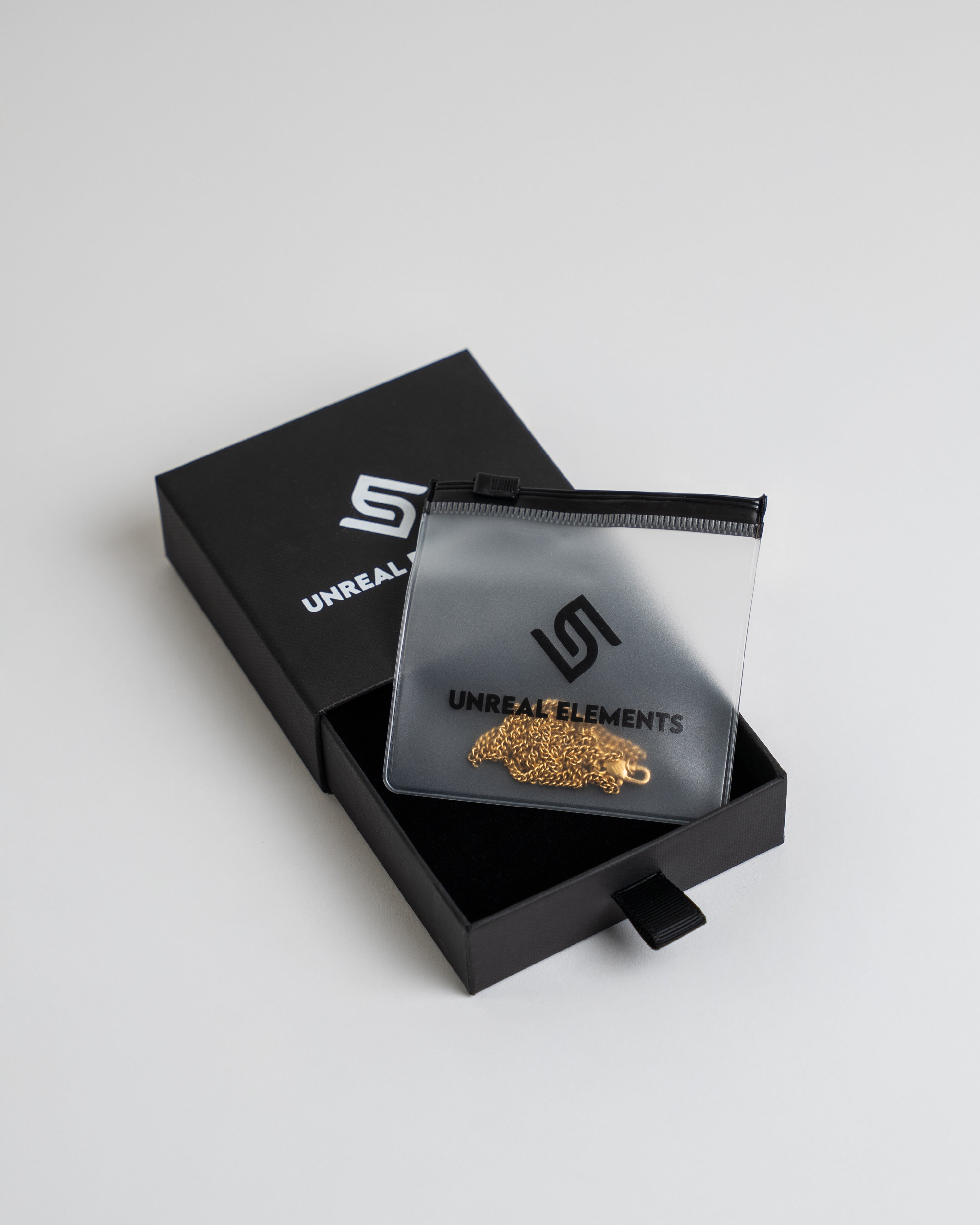 Cuban Link Chain 2MM in Gold in verpakking