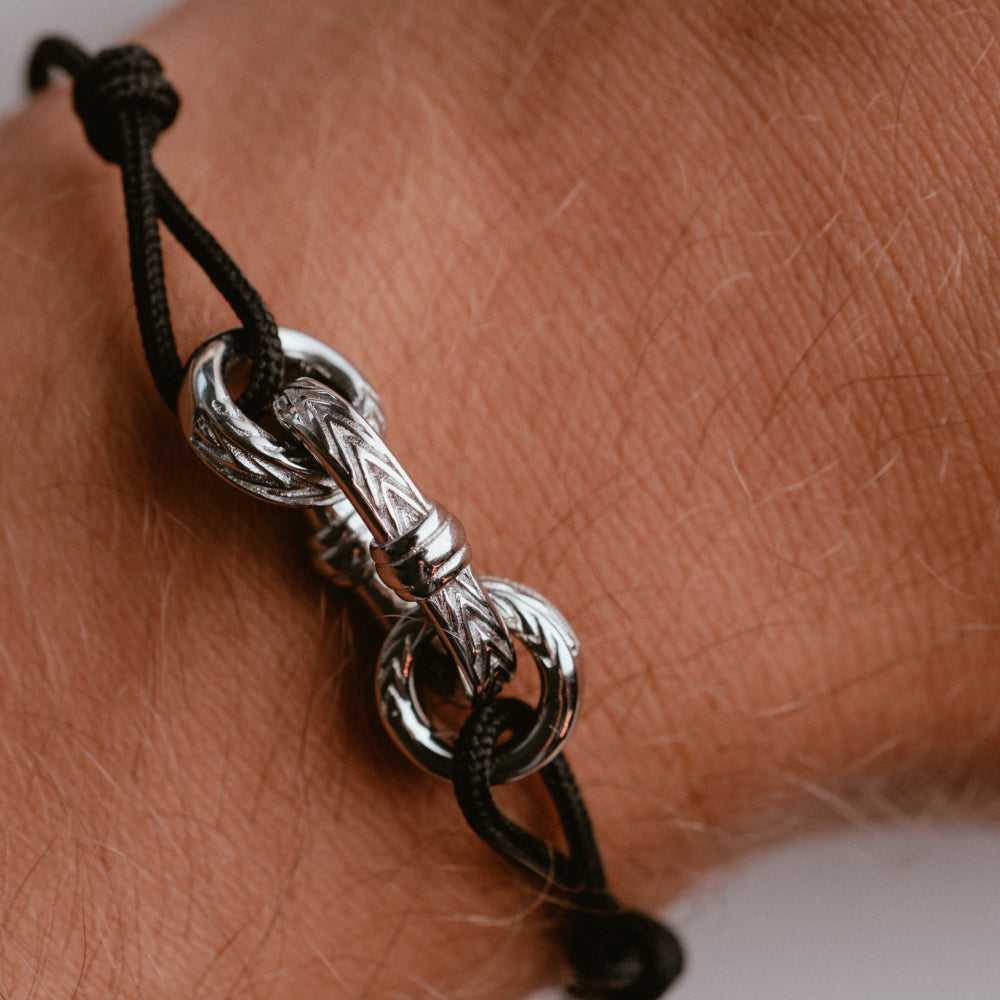 Nexus Touw Armband Zwart op Model